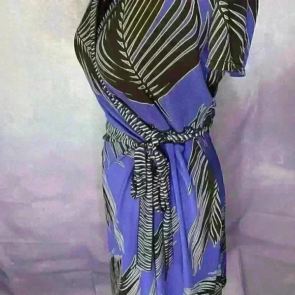 Alfani Wrap Dress Size Small Blue Black Leaf V-Neck Short Sleeve - Picture 9 of 9